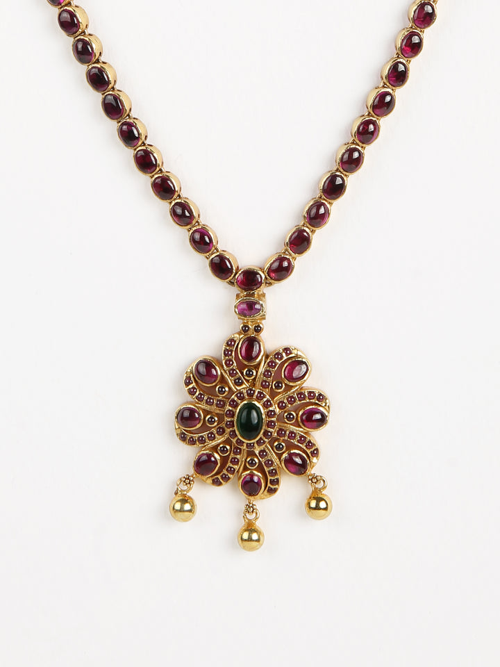 Pivari Necklace