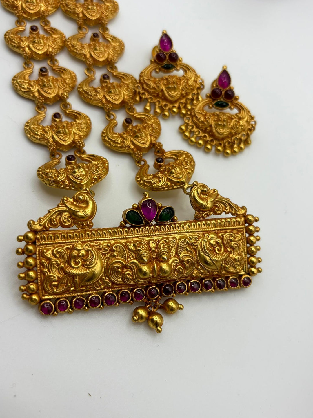 Vidhushi Necklace