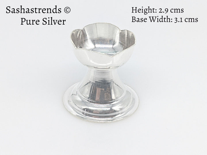 Small silver aarti vilakku/diya/lamp- pure silver gift items- silver pooja items for home, return gift for navarathri,wedding & housewarming